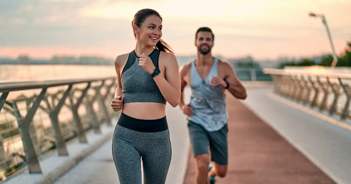 CoolSculpting vs Sono Bello - Cool Contouring New York - Wantagh, NY - Hero A happy couple jogging.